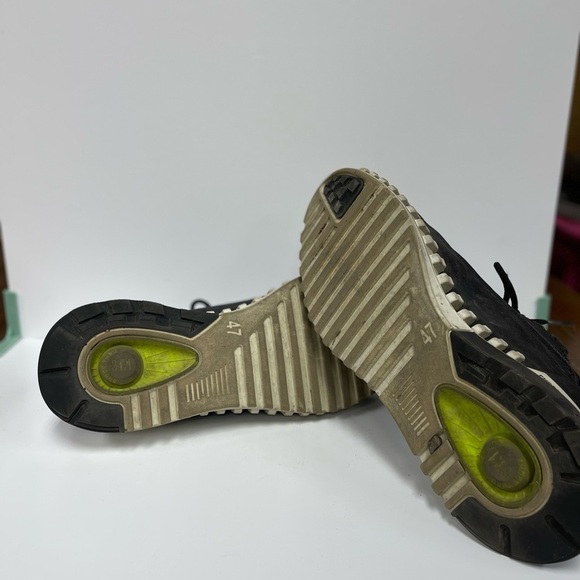 Ecco Men's Black and White Sneakers - Picture 2 of 2